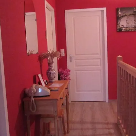 Les Glycines Bed and Breakfast Choloy