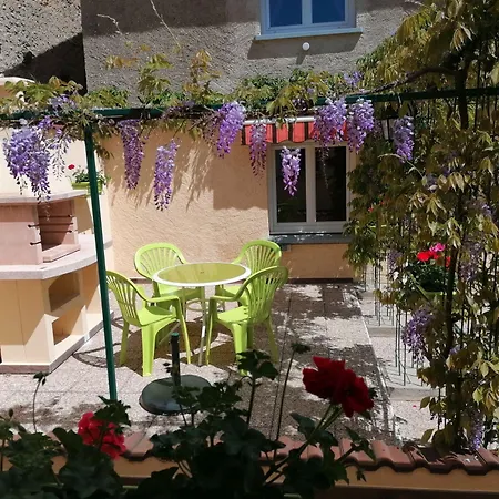 Les Glycines Bed and breakfast 3*